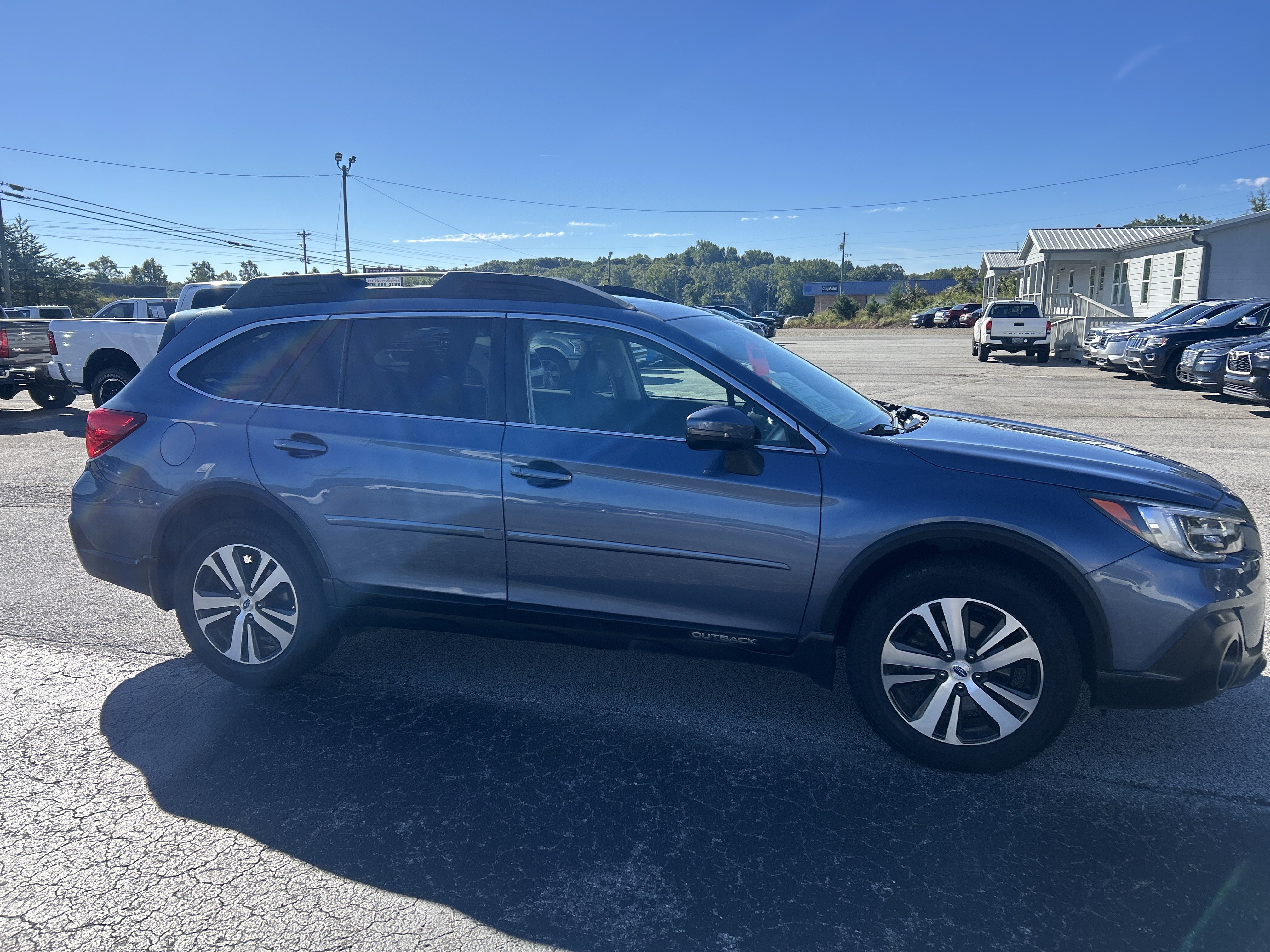 Used 2018 Subaru Outback 2.5i Limited AWD/4WD image 8