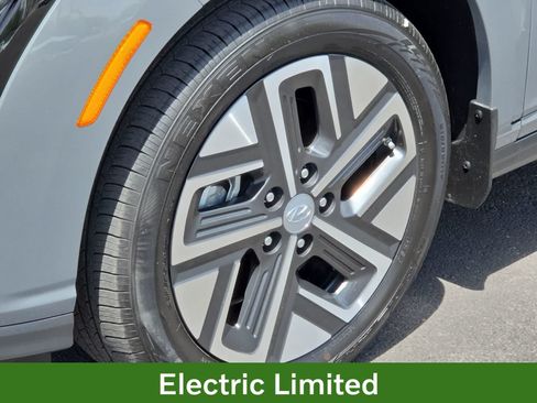 Used 2023 Hyundai Kona Limited FWD image 11