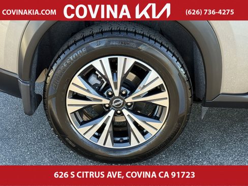 Used 2023 Nissan Rogue SV image 10