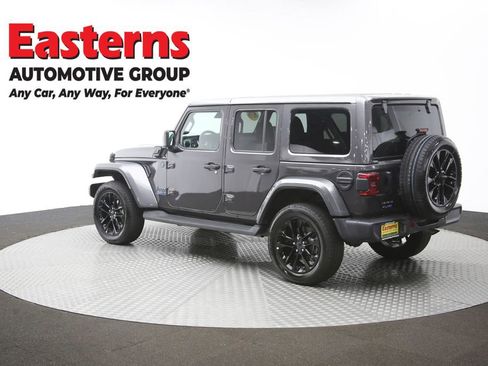 Used 2025 Jeep Wrangler Unlimited Sahara AWD/4WD image 59