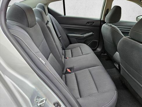 Used 2025 Nissan Altima 2.5 SV FWD image 15