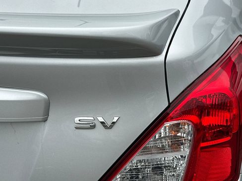 Used 2016 Nissan Versa SV FWD image 8