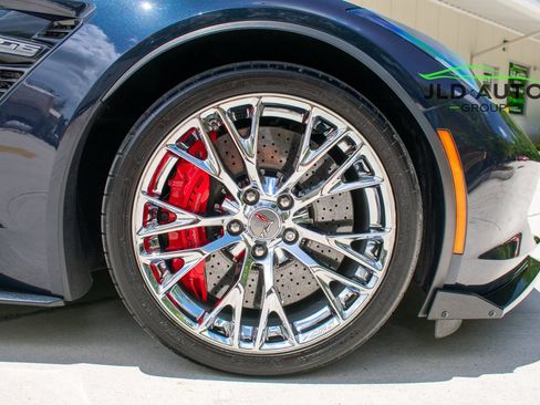 Used 2016 Chevrolet Corvette Z06 w/ Z07 Performance Package RWD image 21