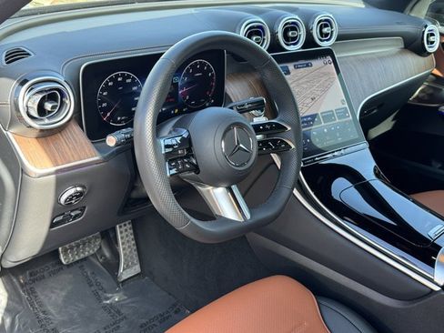 Used 2023 Mercedes-Benz GLC 300 4MATIC image 17