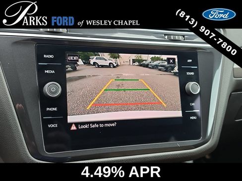 Used 2024 Volkswagen Tiguan SE w/ Panoramic Sunroof Package FWD image 24