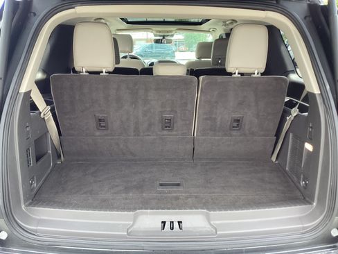 Used 2020 Ford Expedition XLT w/ Equipment Group 202A AWD/4WD image 15