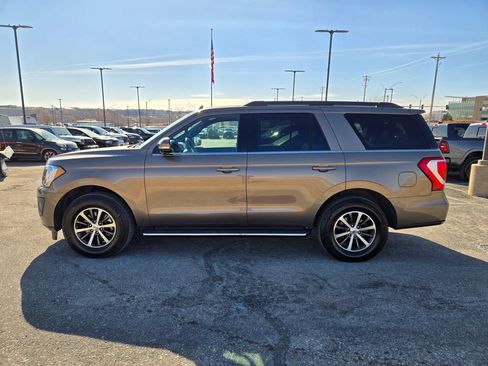 Used 2018 Ford Expedition XLT w/ Equipment Group 202A image 7