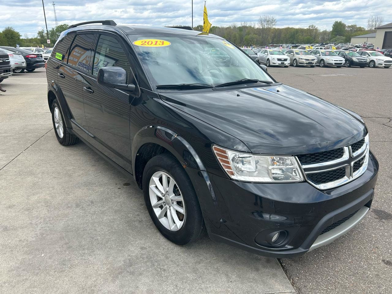 Used 2013 Dodge Journey SXT w/ Flexible Seating Group FWD image 3
