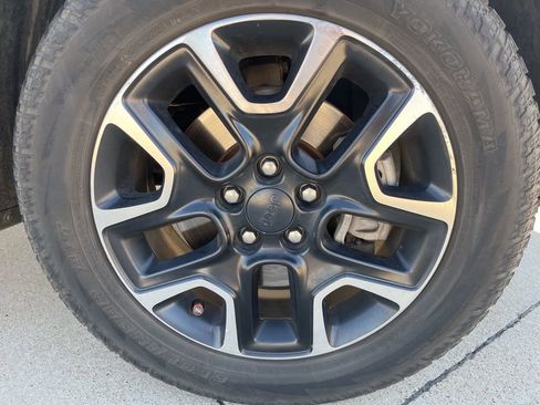 Used 2020 Jeep Compass Trailhawk image 8