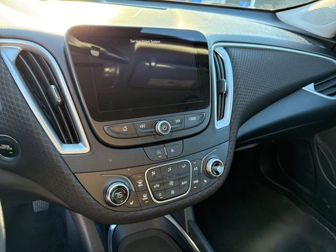 Used 2024 Chevrolet Malibu LT image 35