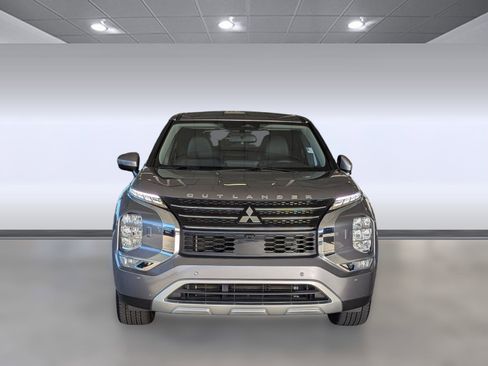 Used 2023 Mitsubishi Outlander SE image 5