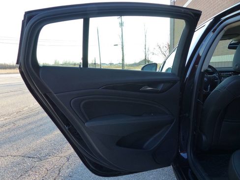 Used 2018 Buick Regal Essence w/ Driver Confidence Package #1 image 36