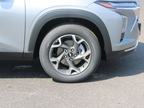 New 2026 Chevrolet Trax LT w/ Driver Confidence Package FWD image 12