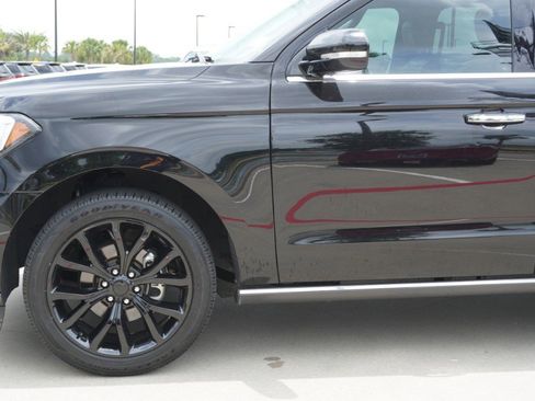 Used 2019 Ford Expedition Limited w/ Equipment Group 302A RWD image 10