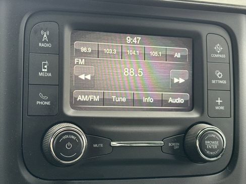 Used 2021 RAM 1500 Big Horn image 14