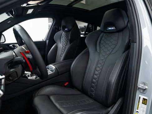 Used 2024 BMW X6 M Competition image 19