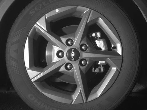 Used 2025 Kia K4 LXS image 13