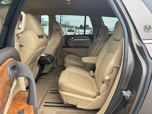 Used 2010 Buick Enclave CXL image 14