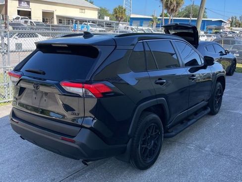 Used 2020 Toyota RAV4 XLE image 5