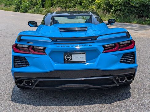 Used 2022 Chevrolet Corvette Stingray Premium Conv w/ Z51 Performance Package RWD image 6