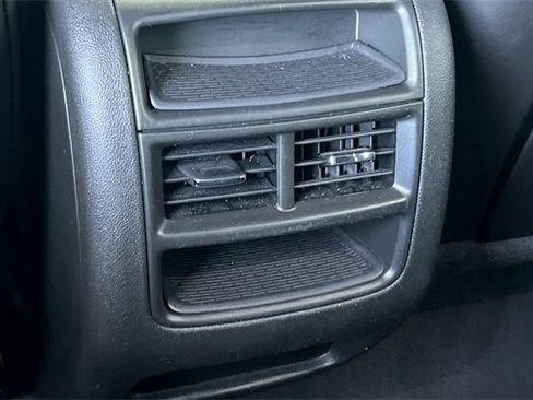 Used 2025 Cadillac XT5 Premium Luxury image 15