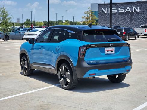 Used 2025 Nissan Kicks SR FWD image 4