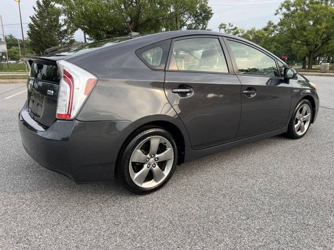 Used 2013 Toyota Prius Four w/ Deluxe Solar Roof Pkg FWD image 5