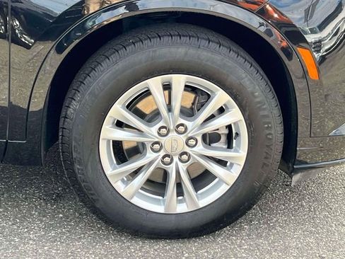 Used 2025 Cadillac XT6 Luxury FWD image 8
