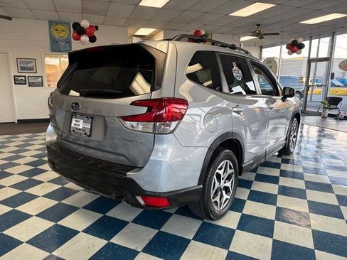 Used 2019 Subaru Forester Premium image 7