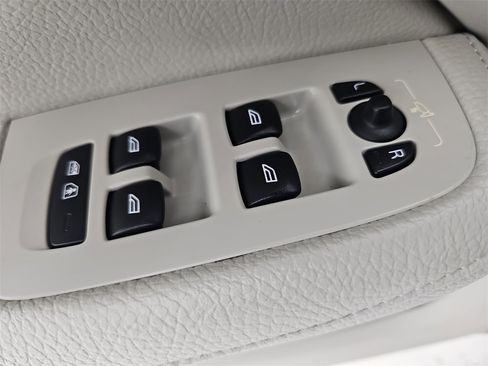 Used 2022 Volvo S60 T8 R-Design Expression w/ Premium Package image 34