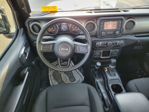 Used 2021 Jeep Gladiator Sport image 10