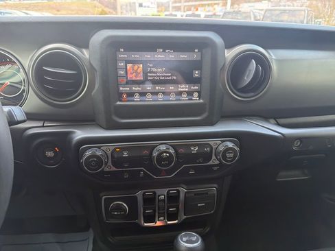 Used 2023 Jeep Wrangler Sport S image 21