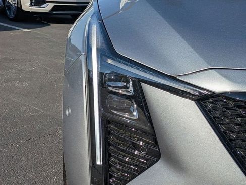 New 2026 Cadillac CT5 V image 9