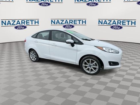 Used 2018 Ford Fiesta SE w/ Equipment Group 201A image 2