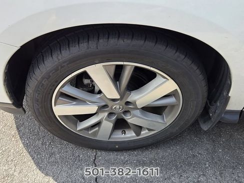 Used 2014 Nissan Pathfinder Platinum w/ Platinum Premium Package FWD image 6