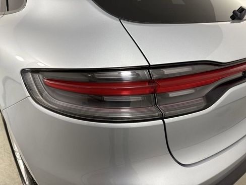 Certified 2023 Porsche Macan image 18