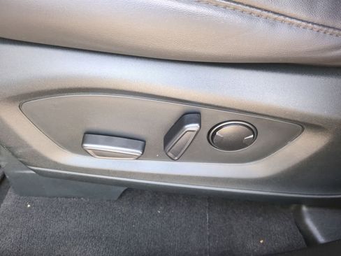 Used 2023 Ford Explorer XLT w/ Equipment Group 202A AWD/4WD image 17