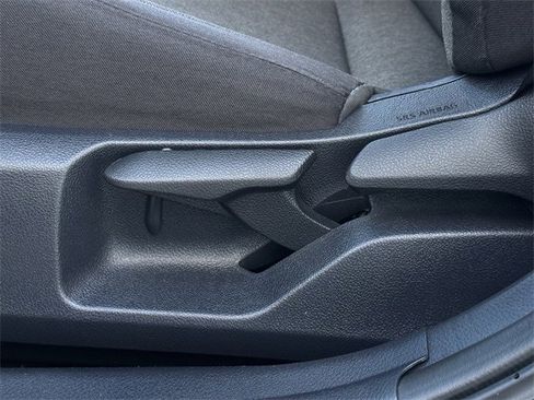 Used 2025 Toyota Camry LE image 28