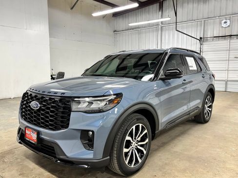 Used 2025 Ford Explorer ST-Line RWD image 4