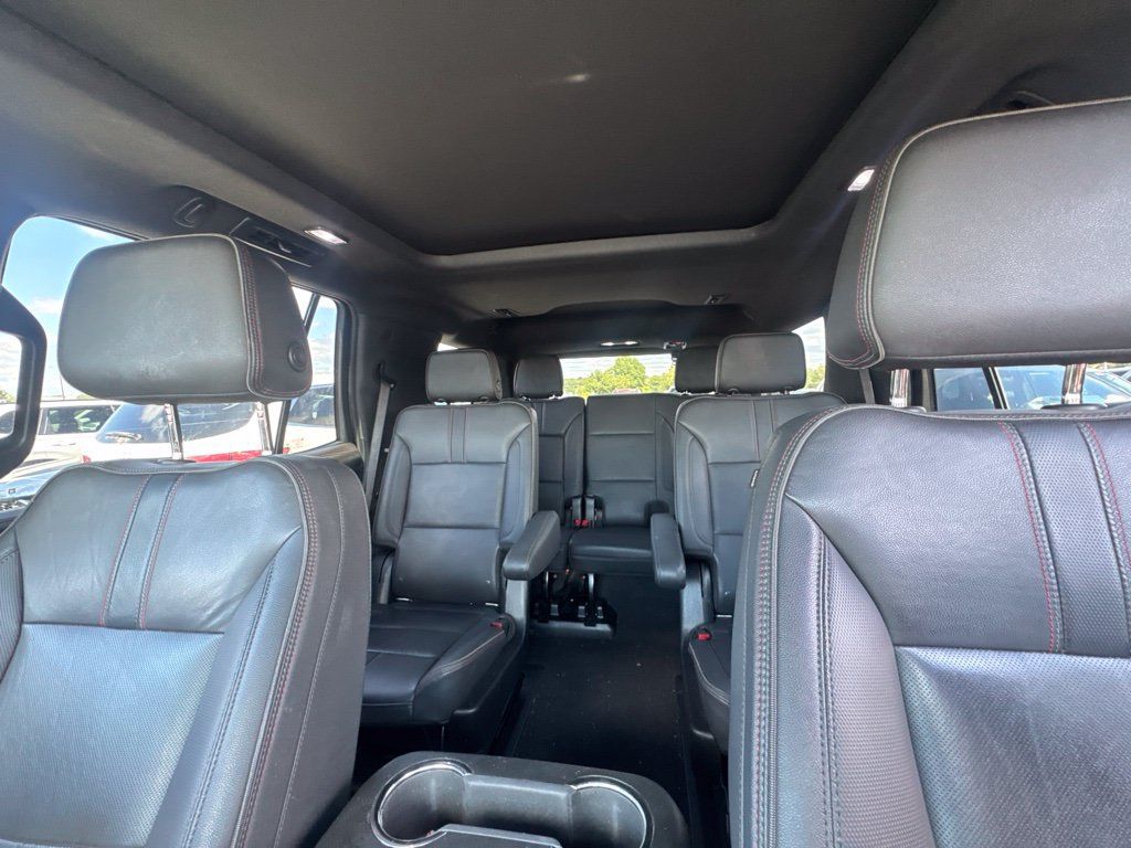 Used 2022 Chevrolet Tahoe RST w/ Luxury Package AWD/4WD image 15