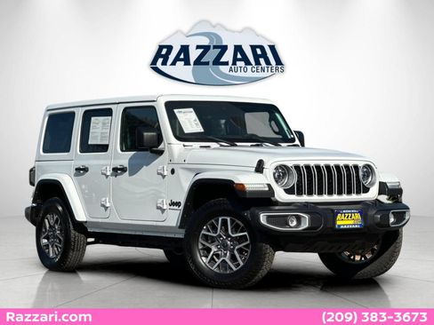Used 2025 Jeep Wrangler Unlimited Sahara AWD/4WD image 1
