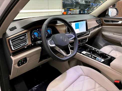 New 2026 Volkswagen Atlas SE image 8