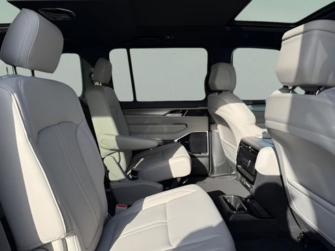 New 2026 Jeep Grand Wagoneer Limited AWD/4WD image 10