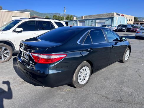 Used 2016 Toyota Camry LE FWD image 3