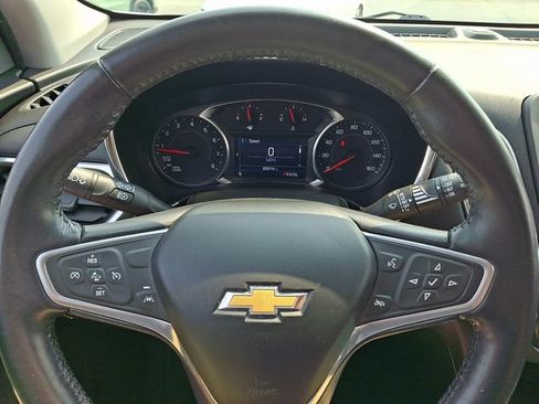 Used 2022 Chevrolet Equinox LT FWD image 19