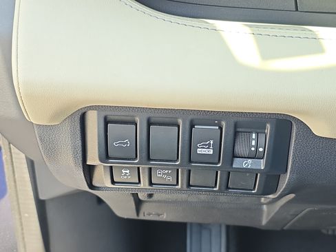 Used 2019 Subaru Ascent Limited AWD/4WD image 30