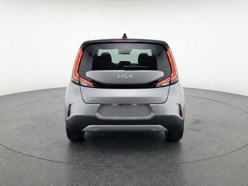 Used 2025 Kia Soul LX w/ LX Technology Package FWD image 7