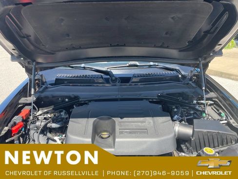 Used 2023 Land Rover Defender 130 SE AWD/4WD image 54
