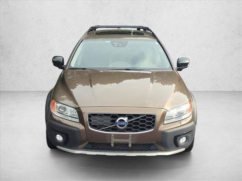 Used 2016 Volvo XC70 T5 Platinum w/ Climate Package FWD image 2