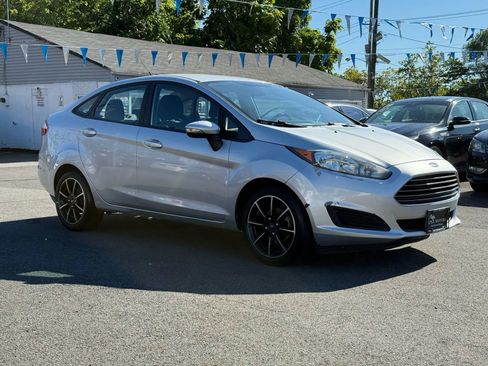 Used 2015 Ford Fiesta SE image 13